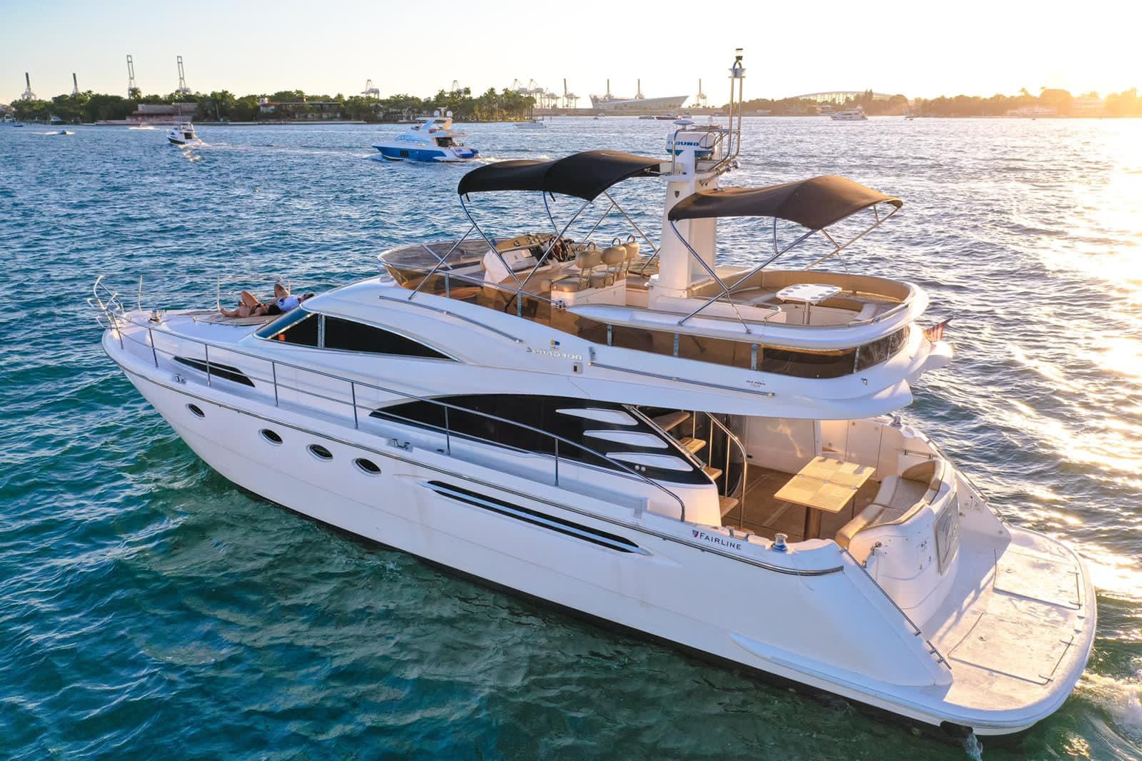 luxury yacht fairline 68"